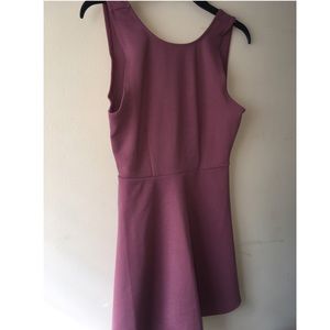 Nude short dress with V cut on the back!💅🏼👗